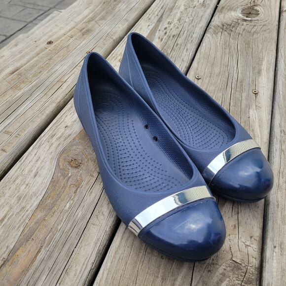 Crocs Gianna Alice Ballet Flat Shiny Cap Toe Size 8 Blue Gold Band Jelly - Picture 1 of 7